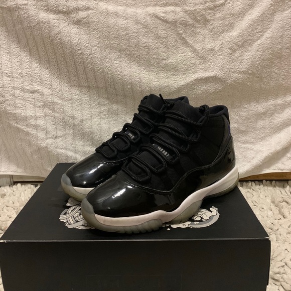Jordan 11 SpaceJam size 10 - Picture 2 of 4